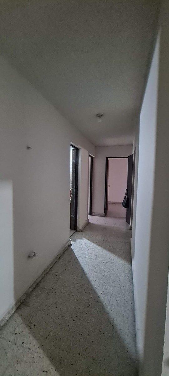 Pasillo distribuidor, foto 2 de 6