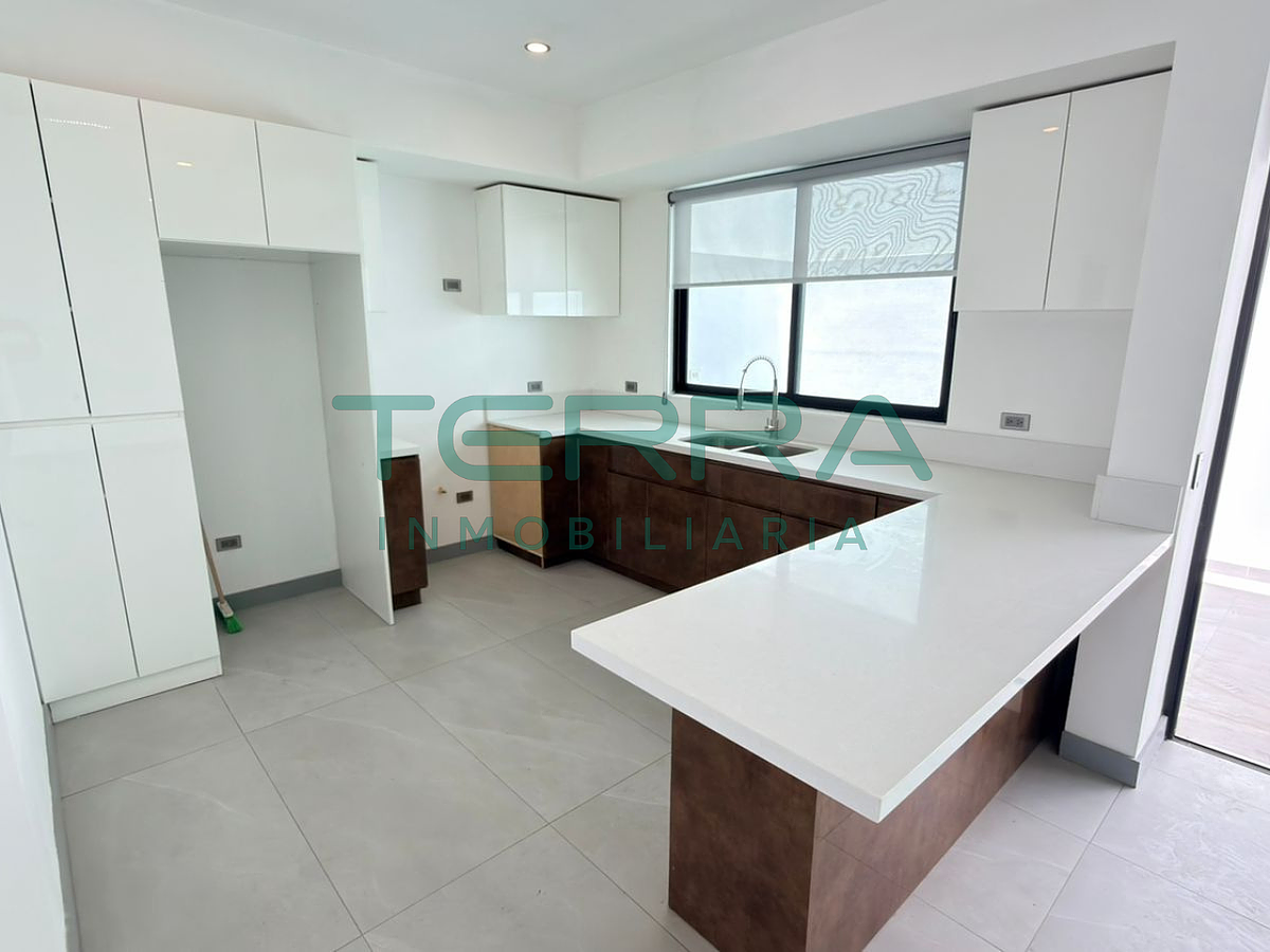 HOUSE FOR SALE IN LAS PLAZAS - foto 4