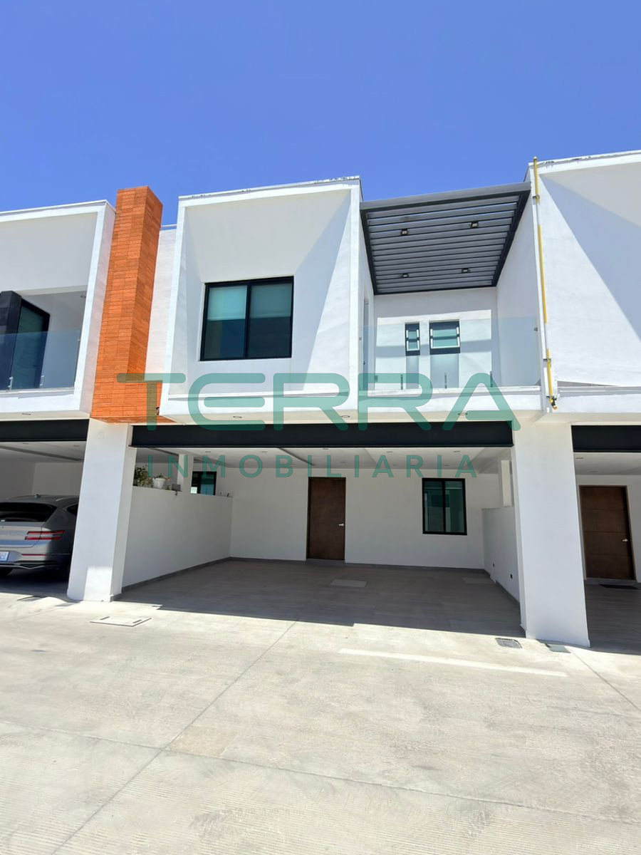 HOUSE FOR SALE IN LAS PLAZAS - foto 1