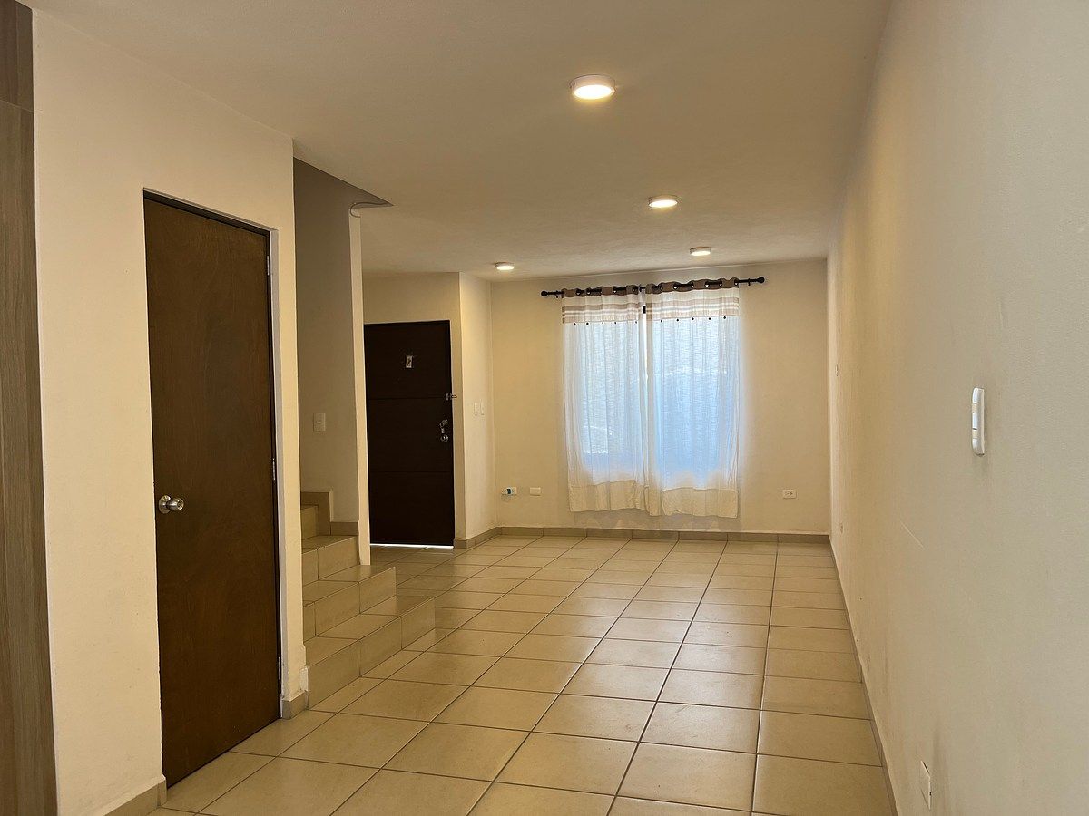 Casa em Ciudad del Sol, Querétaro, foto 2 de 23