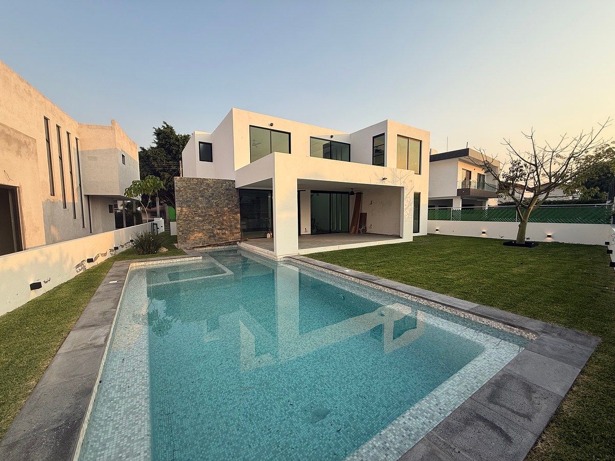 Venta de casa en lomas de Cocoyoc, foto 1 de 50