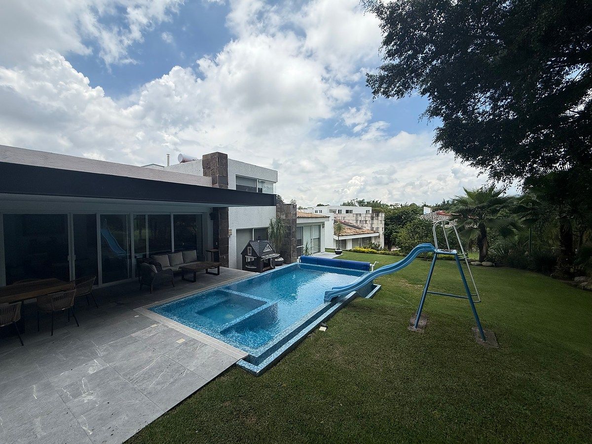 Renta o venta casa en lomas de Cocoyoc, foto 1 de 50