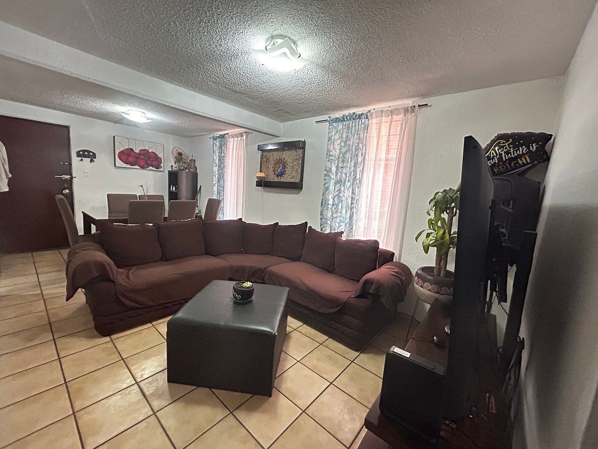 Sala, photo 1 of 18