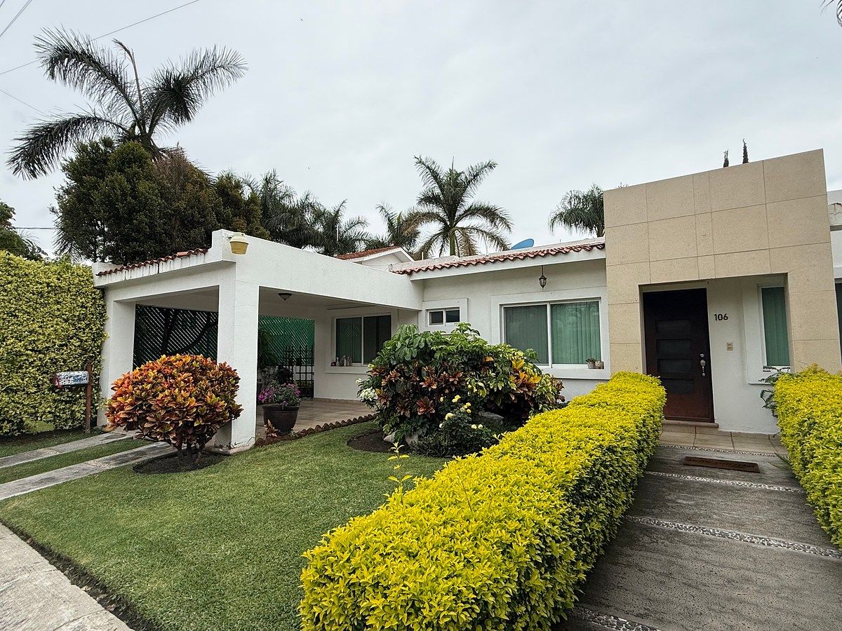 Venta de casa en lomas de Cocoyoc, foto 1 de 40