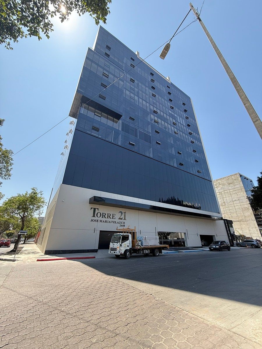‼️OFICINA EN RENTA EN TORRE 21, ZONA RÍO, TIJUANA‼️, foto 1 de 16