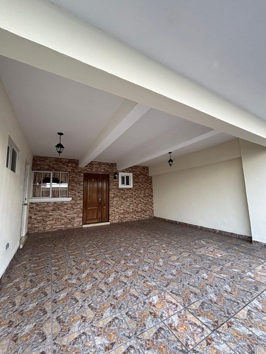 Casa en Renta - Peñón de San Ángel Zona 2 - Image 1