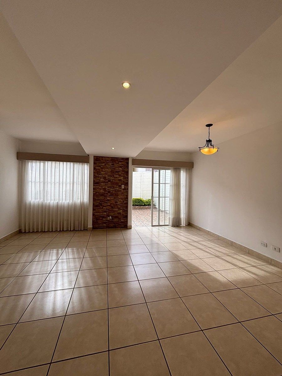 Casa en Renta - Peñón de San Ángel Zona 2 - Image 4