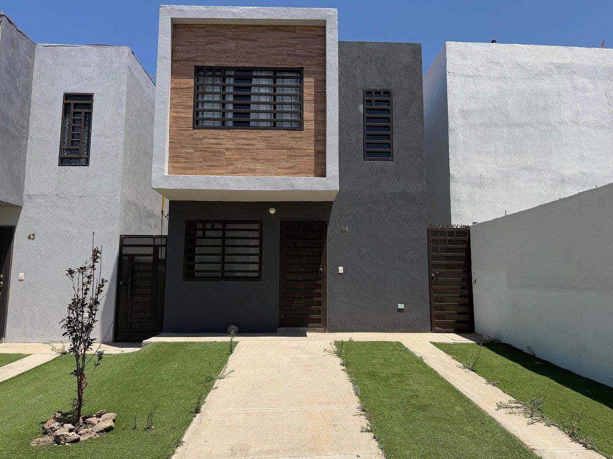 Spacious 2-Bedroom House for Sale in Vizcaíno Residential, Rosarito