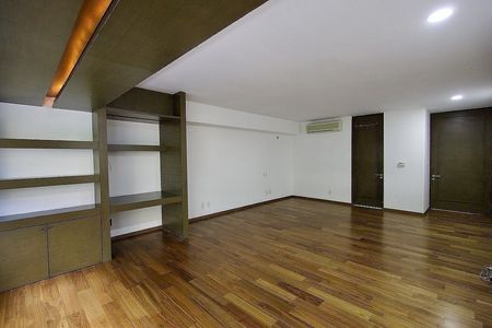 Residencia de lujo frente al Club Asturiano — 336 m², 3 suites y amenidades excl
