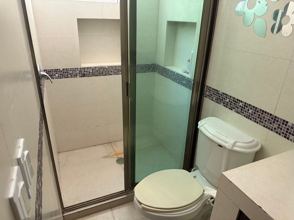 Baño recámara secundaria, foto 35 de 43