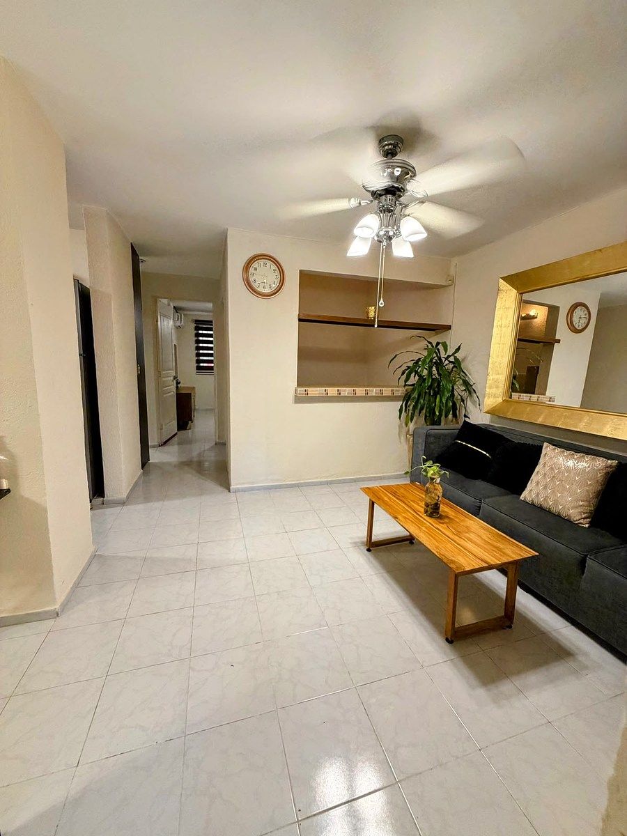 CASA REMODELADA AL ORIENTE DE MERIDA, foto 1 de 27