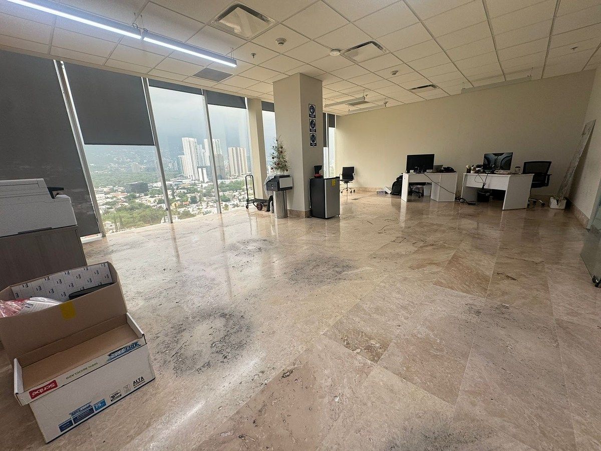 Sala Comercial em Zona Loma Larga Oriente, San Pedro Garza García, foto 2 de 5