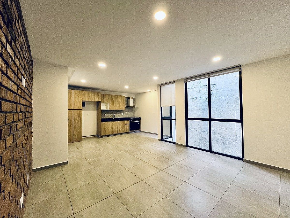 VENTA DEPARTAMENTO INTERIOR EN NÁPOLES, foto 1 de 15