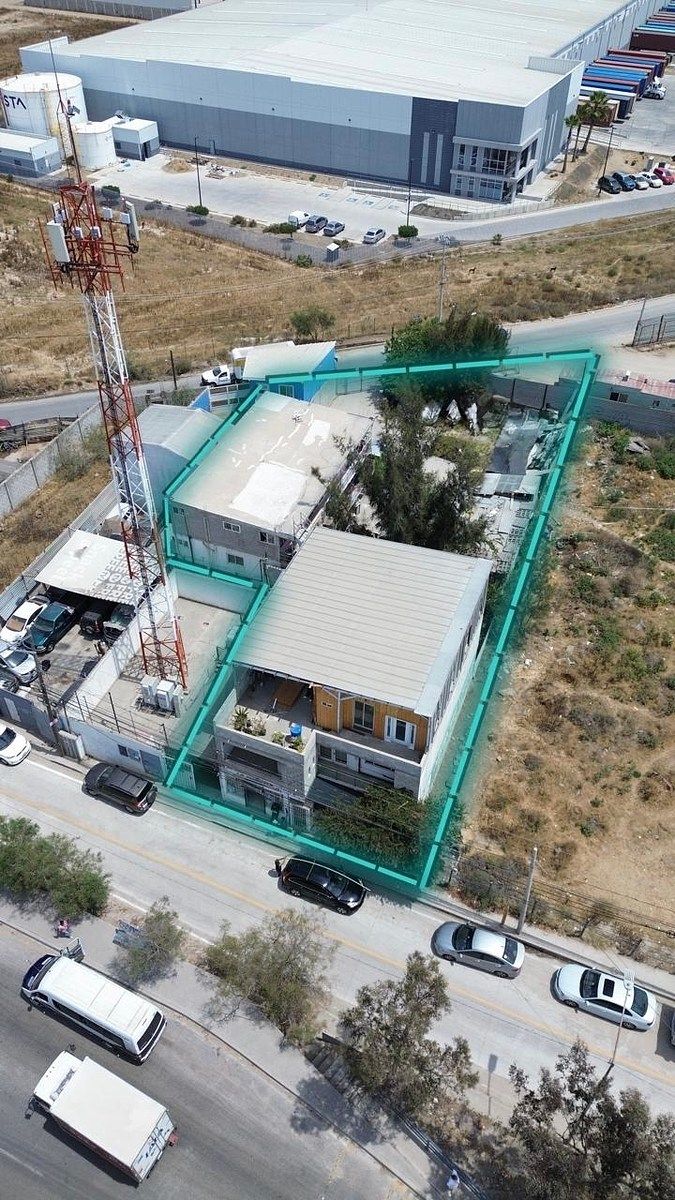 Terreno comercial com apartamentos, foto 1 de 1