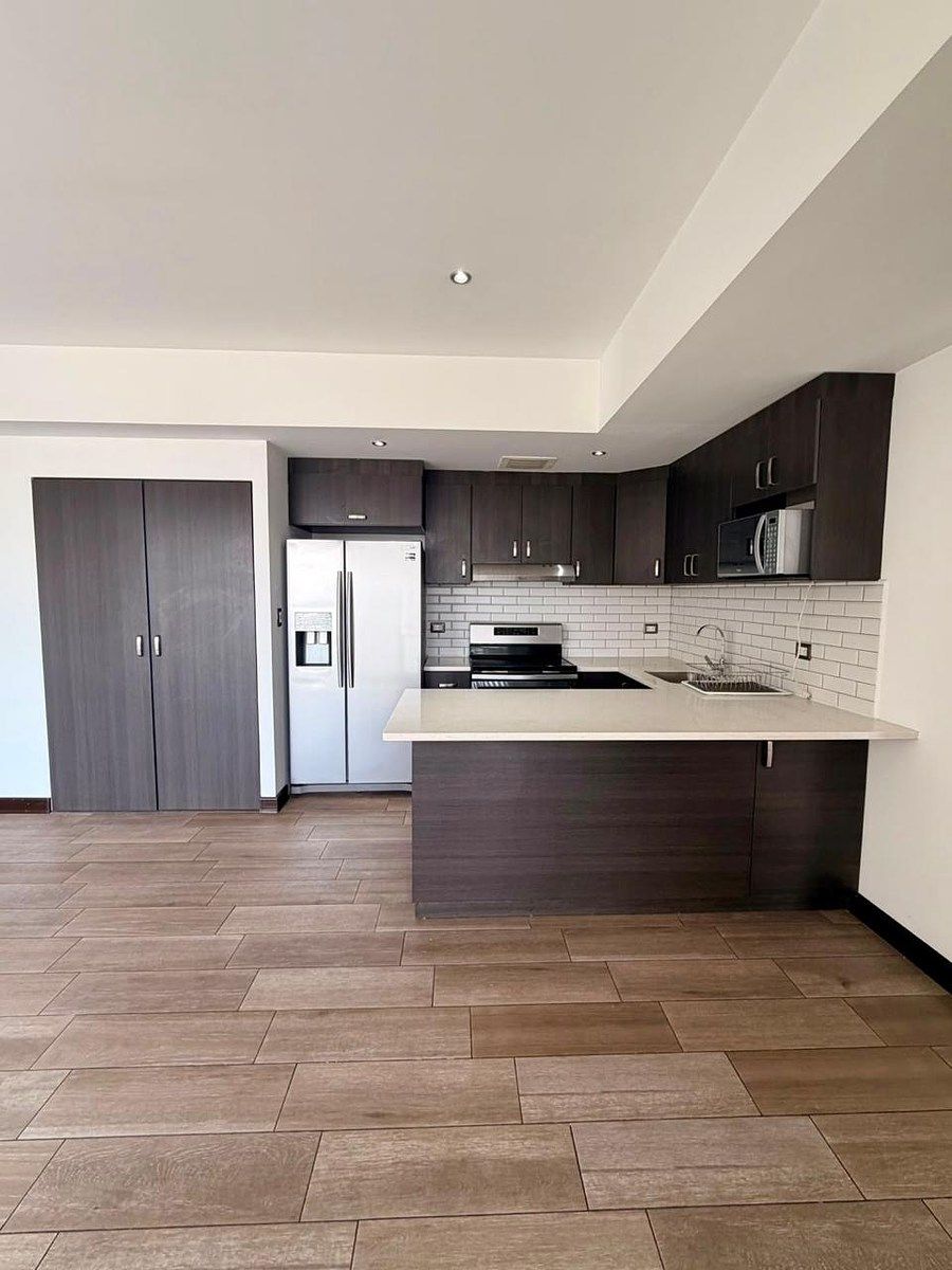 *APARTAMENTO EN ALQUILER – Edificio Tres 15, Zona 13 Las Américas - Image 2