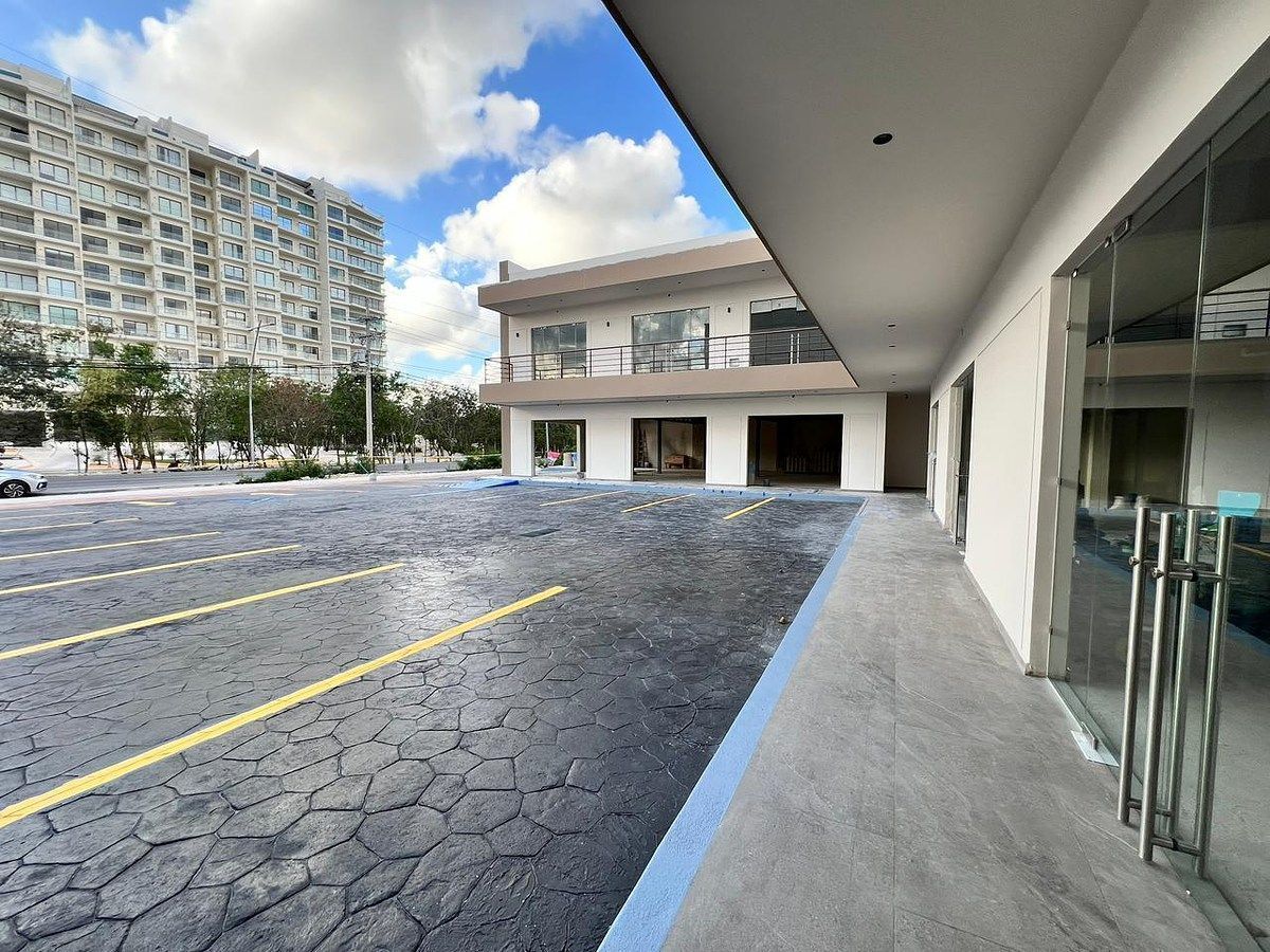 Retail Space in Vía Cumbres Residencial, Benito Juárez, photo 2 of 18