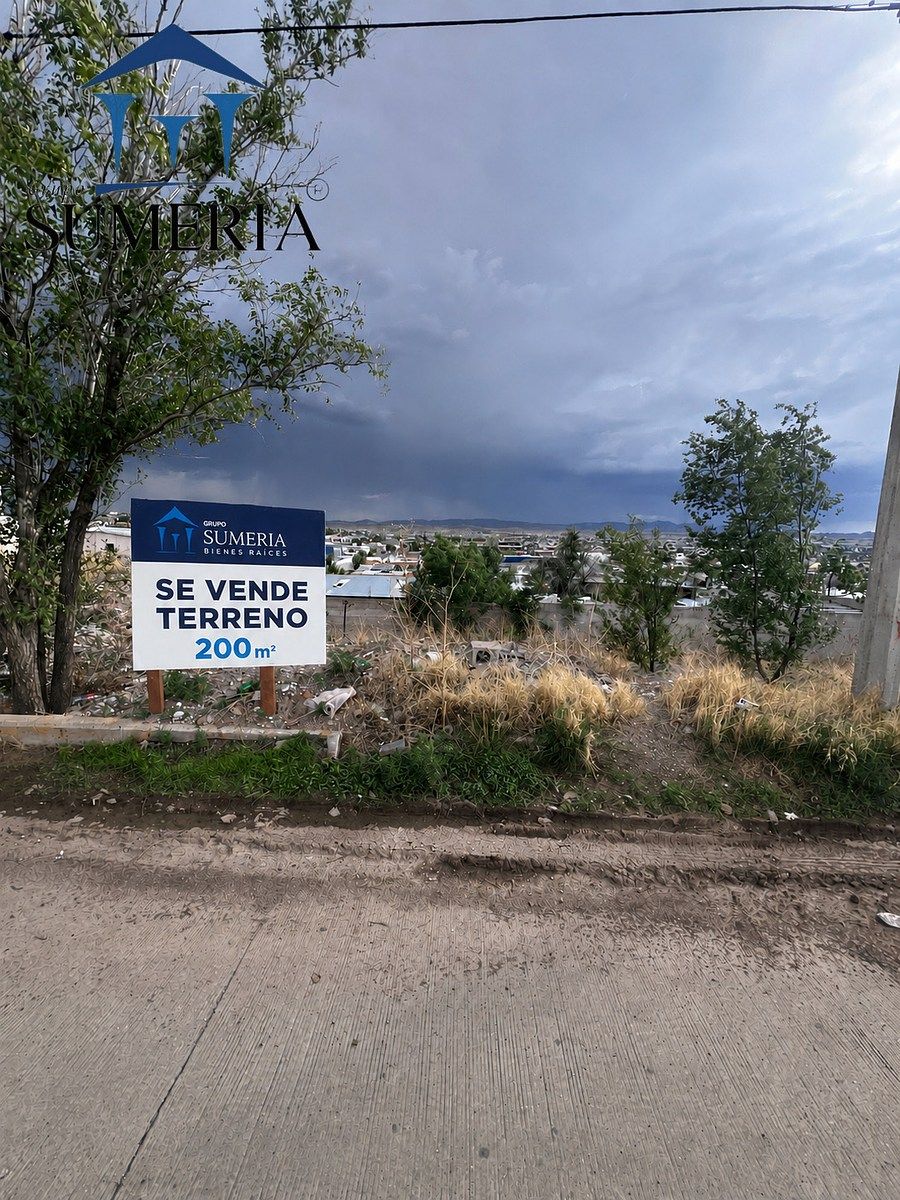 Terreno junto parque mirador centro, foto 1 de 4