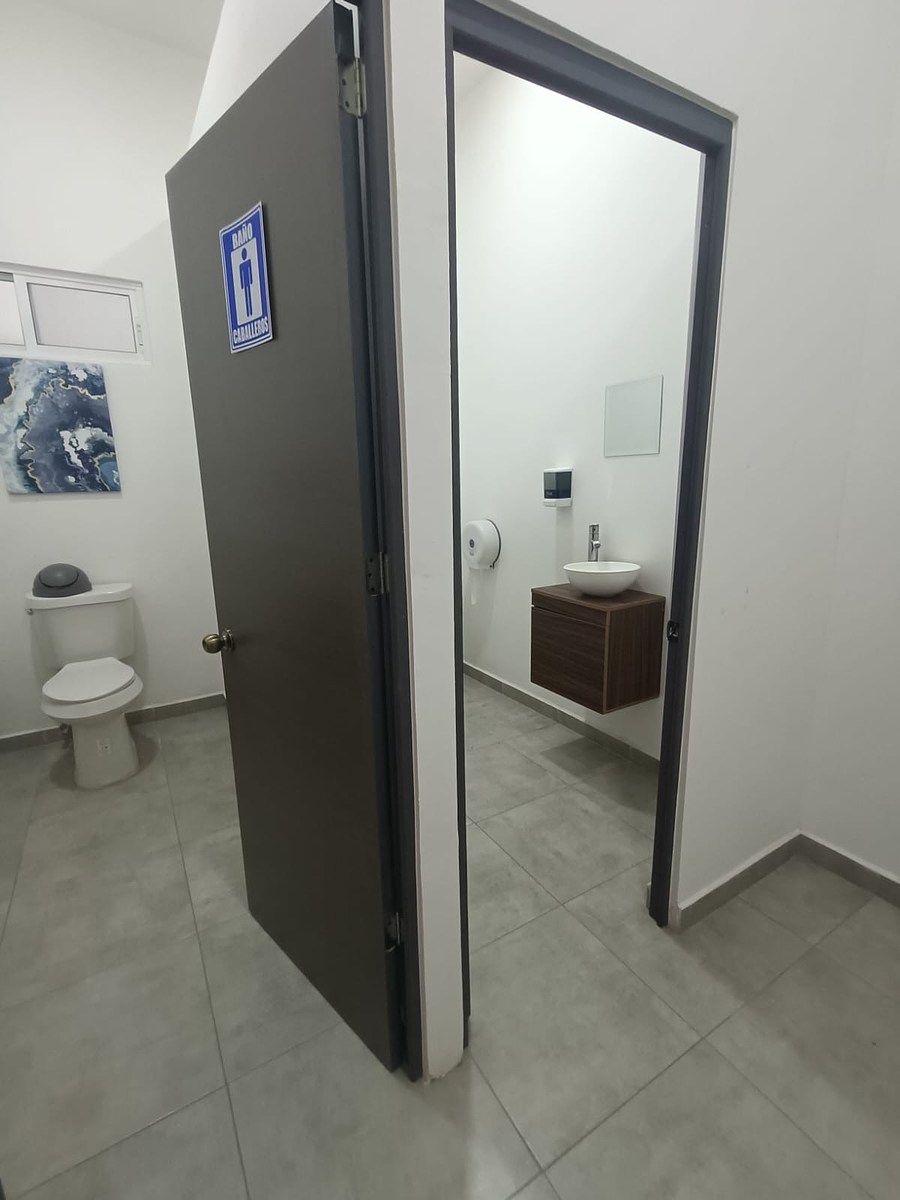 Retail Space in Villas de San Lorenzo, La Paz, photo 8 of 12