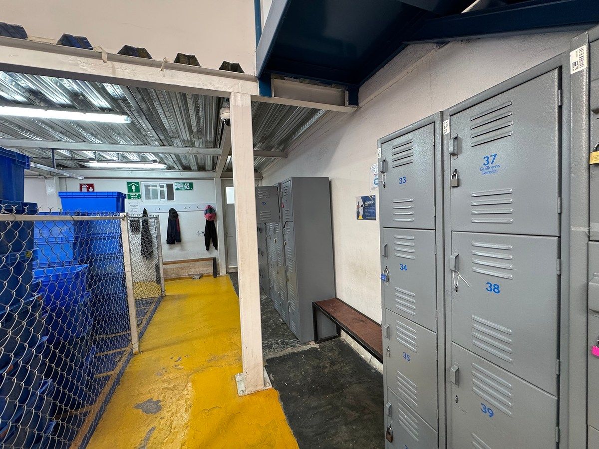 Área de lockers bajo las oficinas, foto 8 de 32