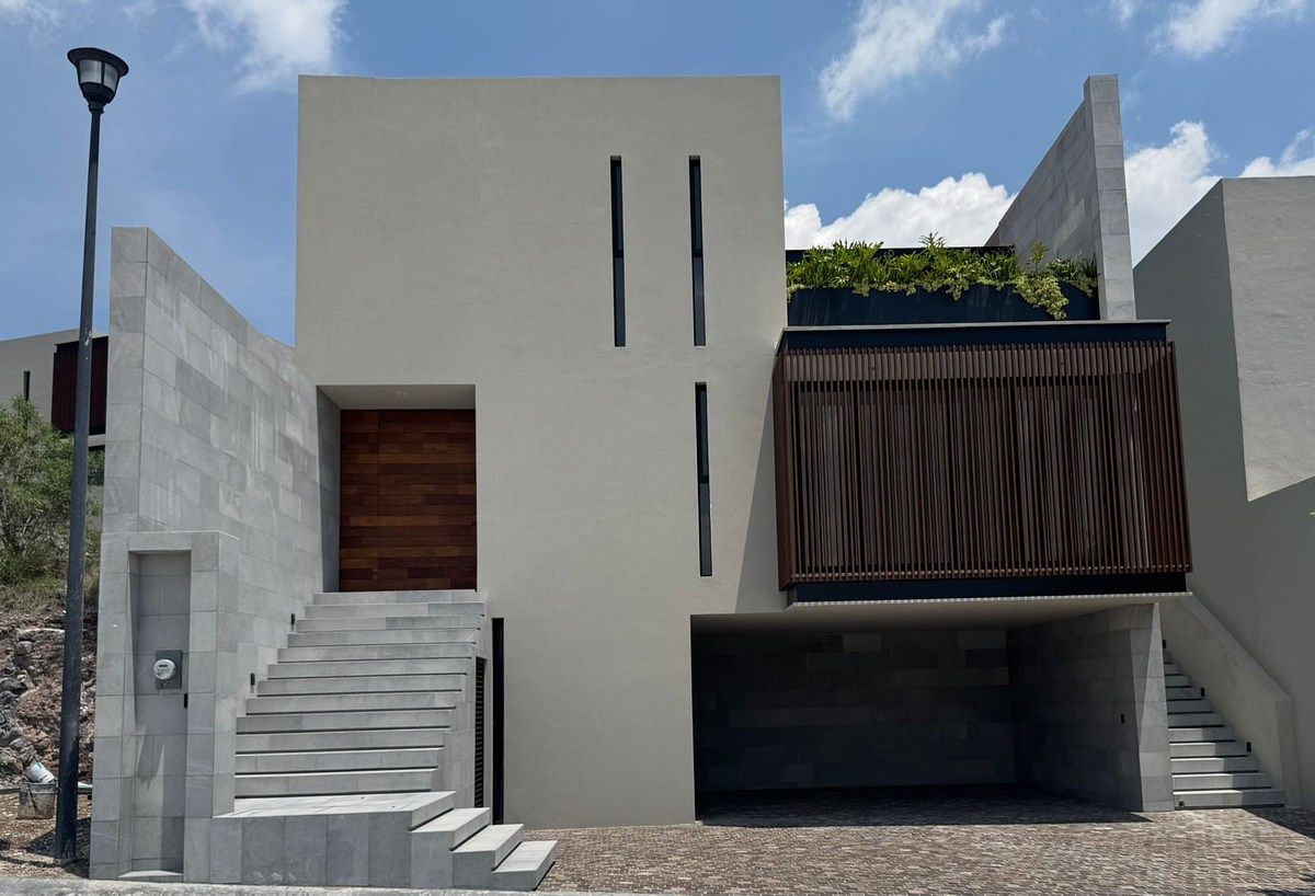 House for PRE-SALE located in Lomas del Campanario IV, photo 1 of 48