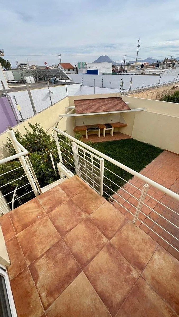 PROPRIEDADE PARA USO RESIDENCIAL E/OU ESCRITÓRIOS, foto 1 de 13