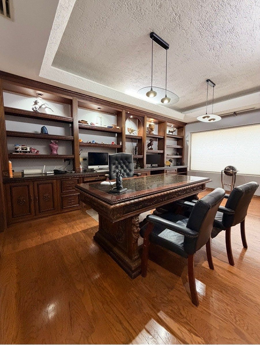 BUILDING FOR RENT ON AVE. GÓMEZ MORIN, DEL VALLE COL., photo 1 of 14