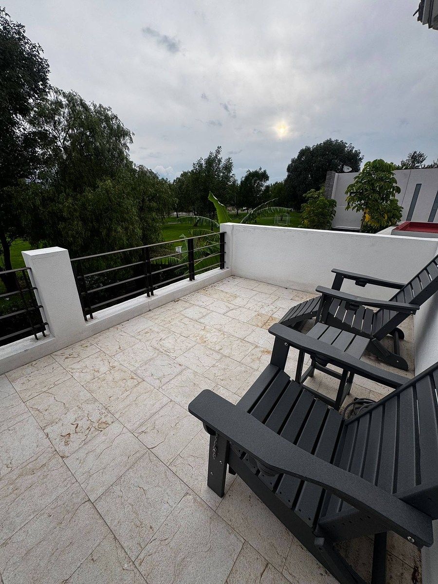 Terraza de recámara principal, foto 20 de 33