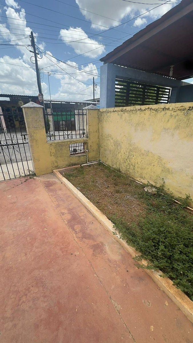 VENTA de casa DENTRO de la ciudad en la Colonia SERAPIO RENDÓN, photo 1 of 1