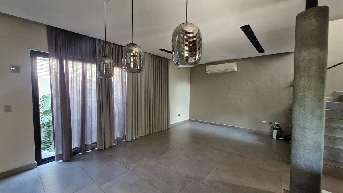 Casa em Estanza Residencial, Monterrey, foto 3 de 16