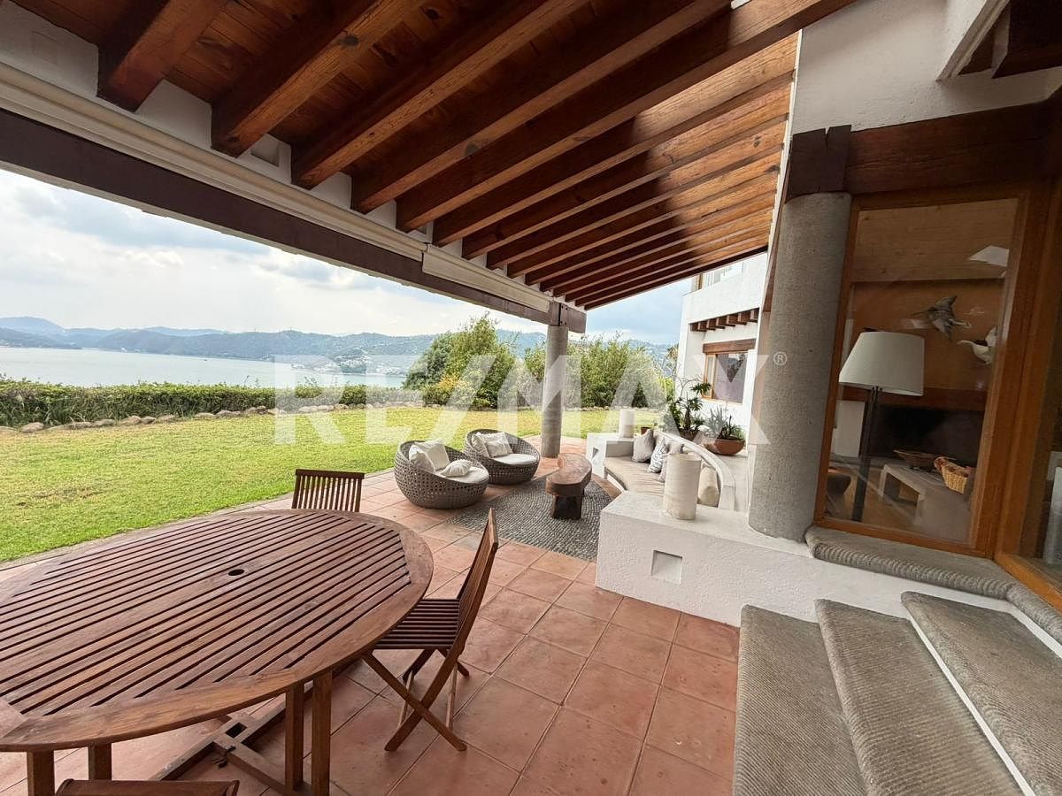 House in Gated Community in La Peña, Valle de Bravo, photo 4 of 16