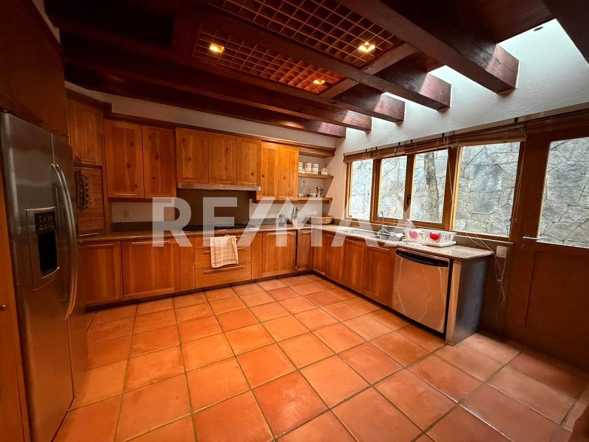 House in Gated Community in La Peña, Valle de Bravo, photo 3 of 16