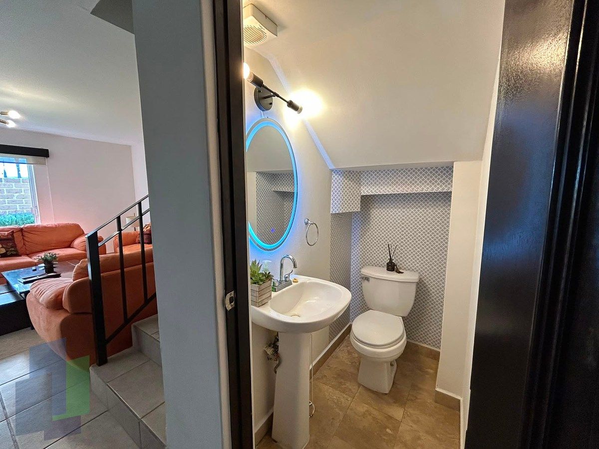 Baño de visitas, foto 4 de 18