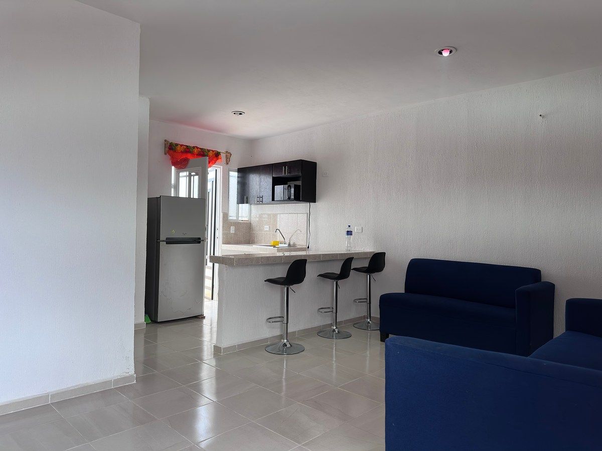 CASA DE UNA PLANTA, SEMI AMUEBLADA, EN RENTA EN PASEOS DE MÉRIDA, foto 1 de 12
