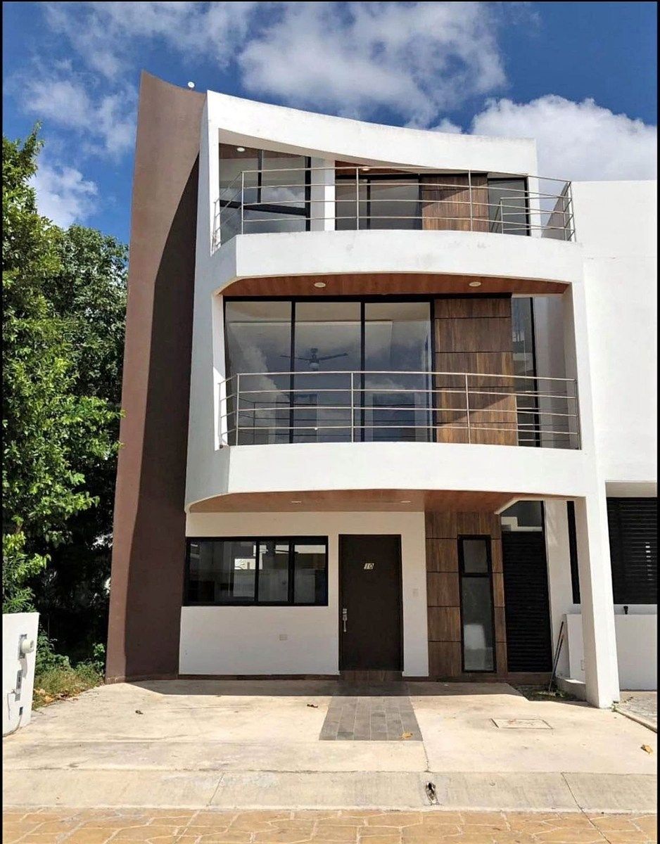 RENTA DE CASA RESIDENCIAL ARBOLADA $26,000 CON ALBERCA 3 NIVELES SIN MUEBLES, photo 1 of 17