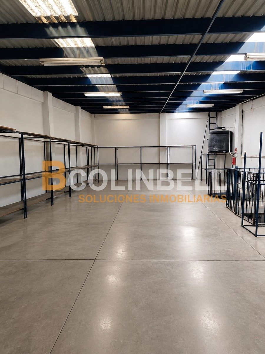 LOCAL COMERCIAL CON OFICINAS Y BODEGA, SOBRE AVENIDA CENTRAL, foto 1 de 5