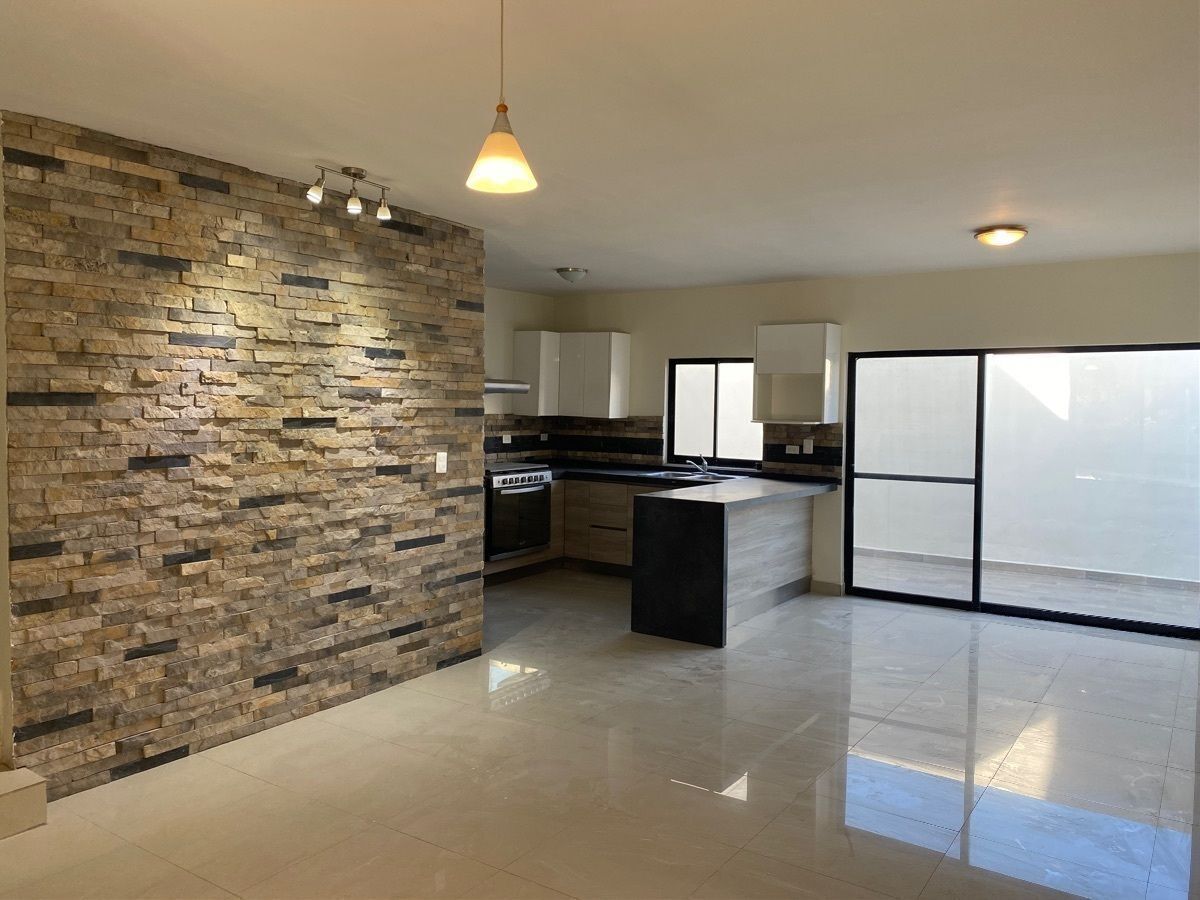 Casa em Cumbres Provenza, García, foto 3 de 39