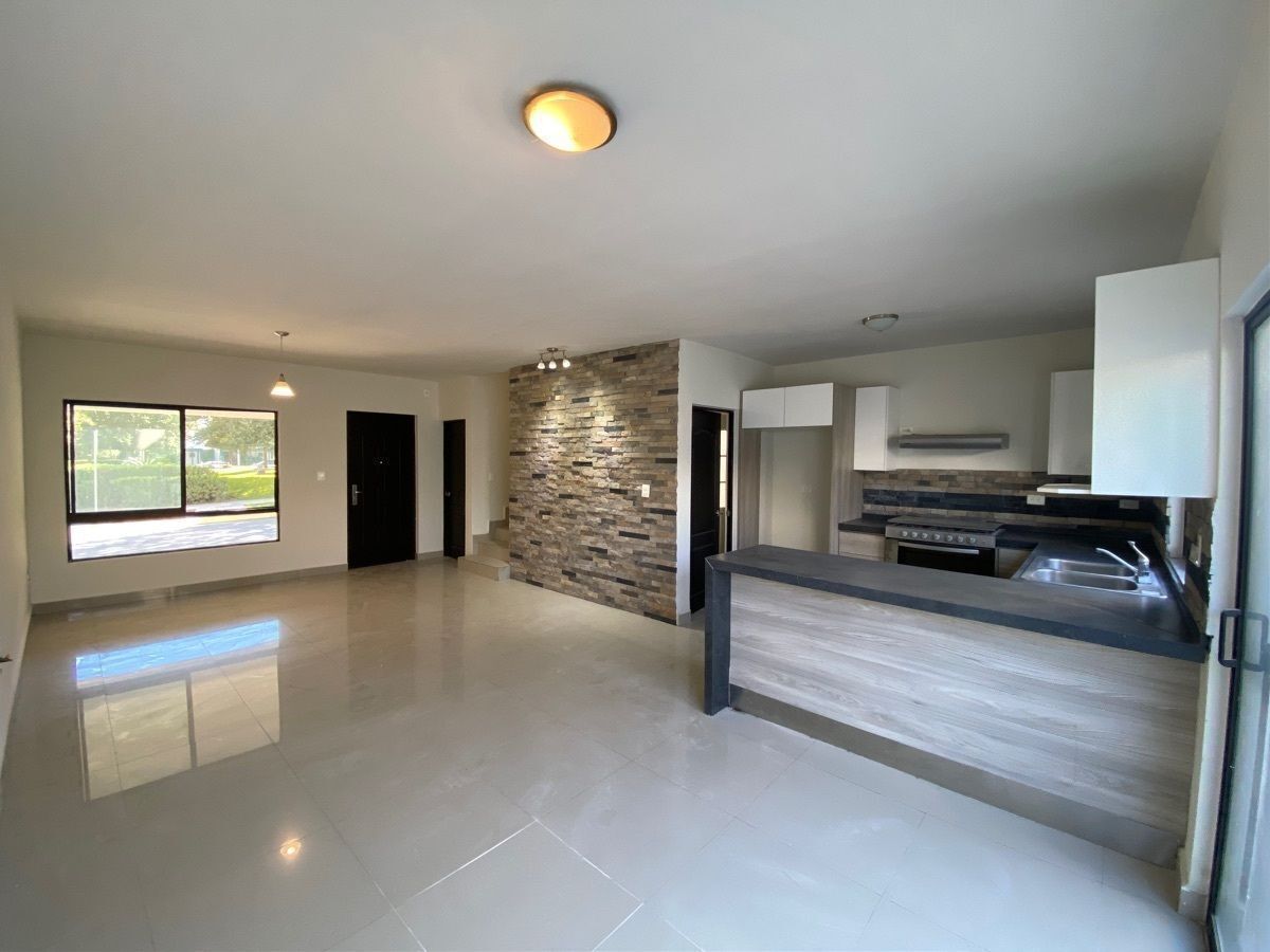 Casa em Cumbres Provenza, García, foto 4 de 39