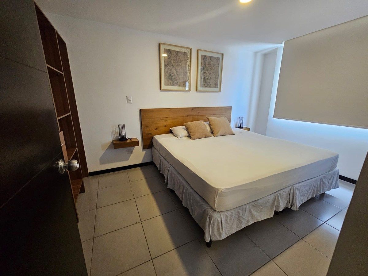 Apartamento Amueblado y Equipado en Venta | Edificio Meraki, Zona 14 - Image 4