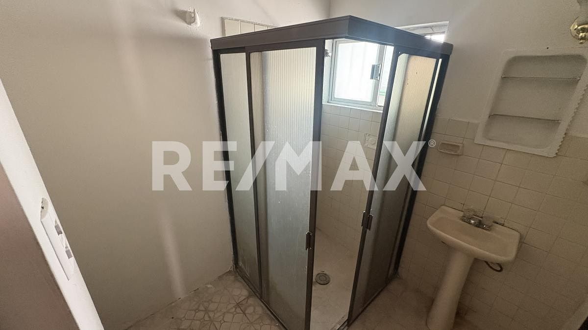 BAÑO, photo 11 of 15