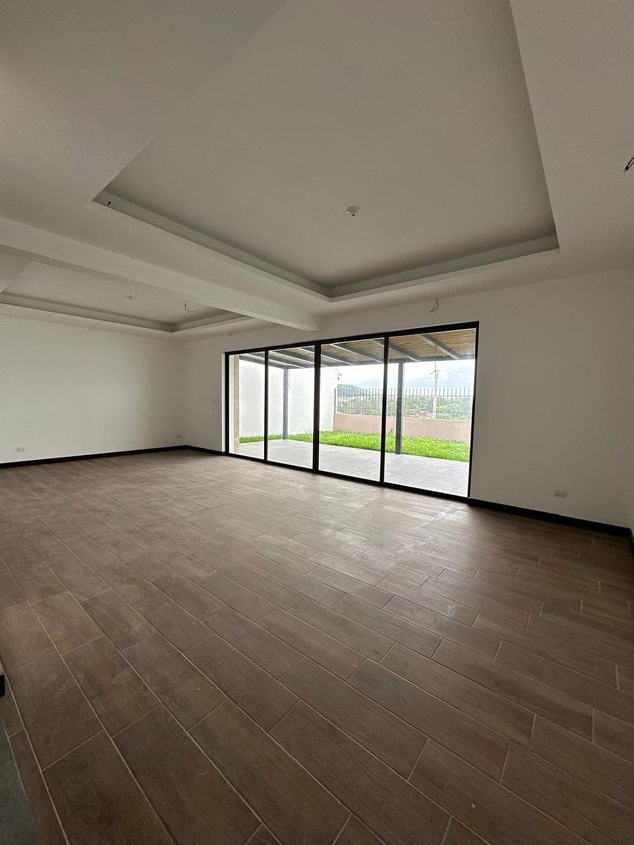 Casa en Condominio en Zona 16, Guatemala, foto 2 de 13