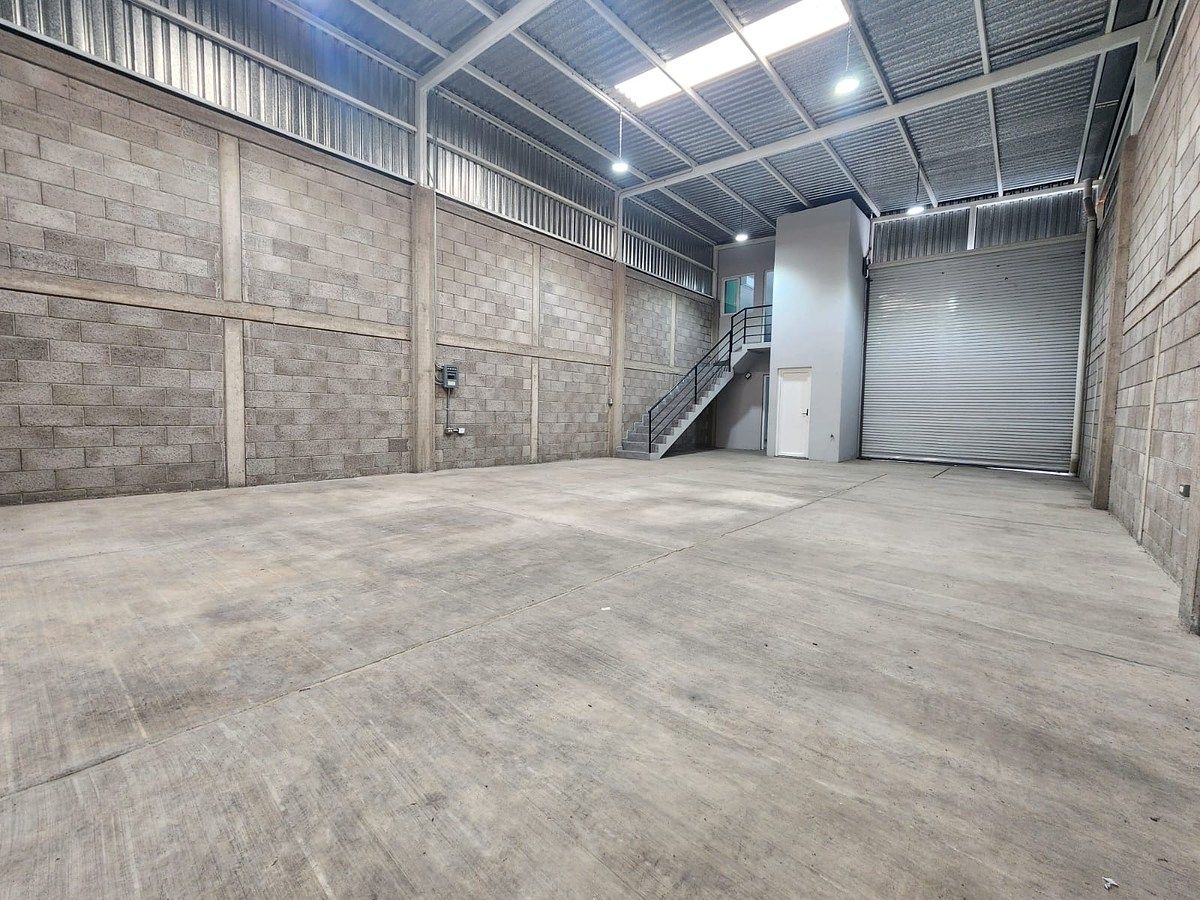 Bodega comercial en Paseos del Valle, Culiacán, foto 18 de 23