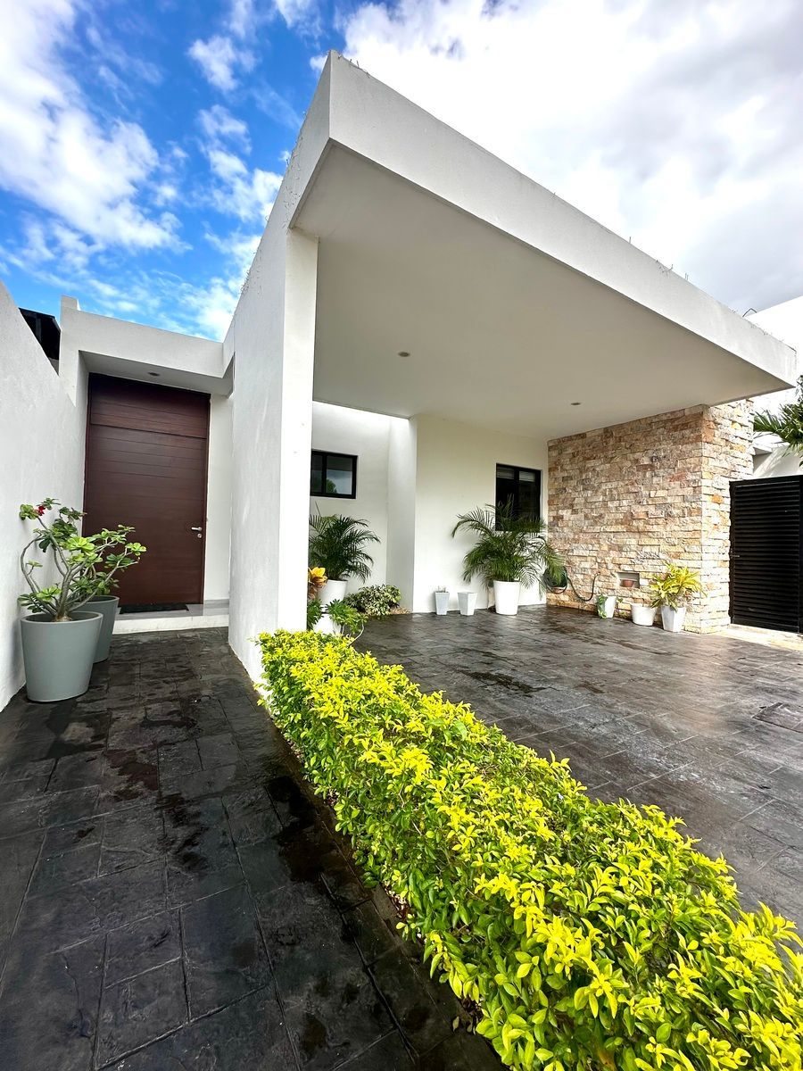 Casa amueblada en renta una planta en privada en Cholul Mérida, foto 1 de 25