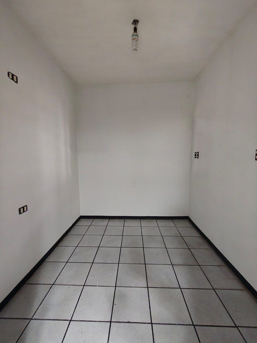 Bodega comercial en El Mirador, Naucalpan de Juárez, foto 3 de 5