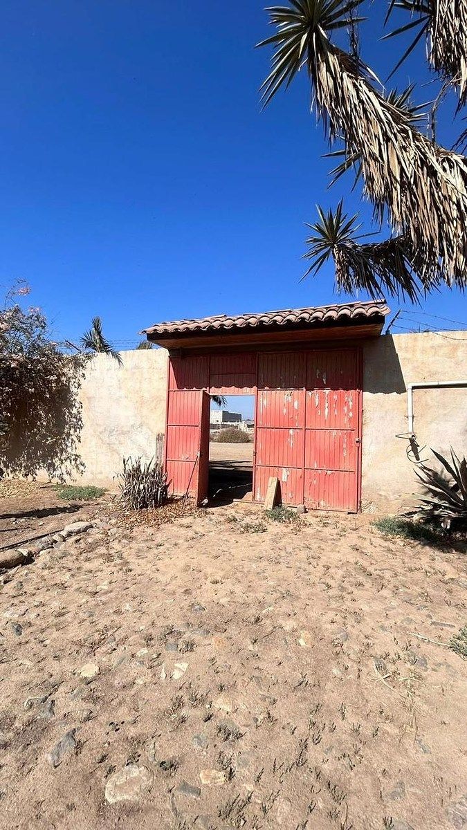 Terreno con construcción en obra negra en venta, foto 1 de 8