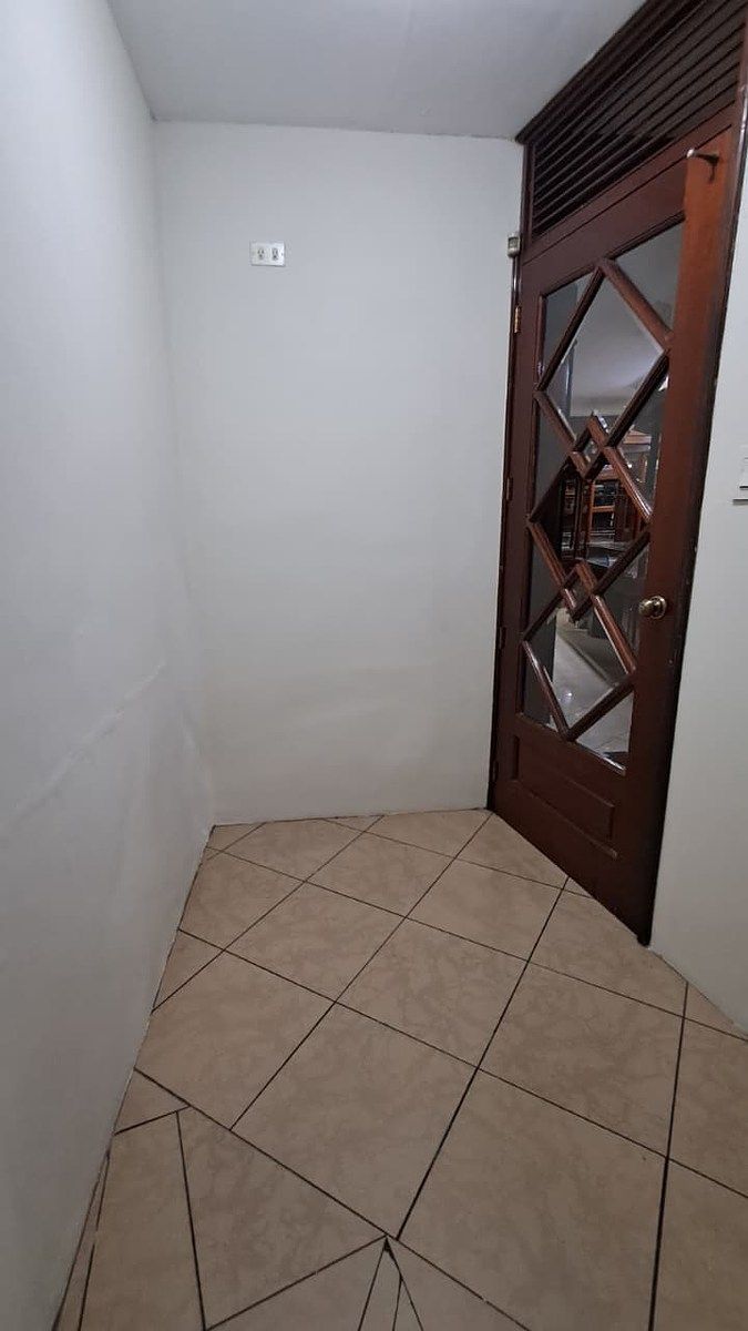 Local comercial en Zona 10, Guatemala, foto 17 de 20