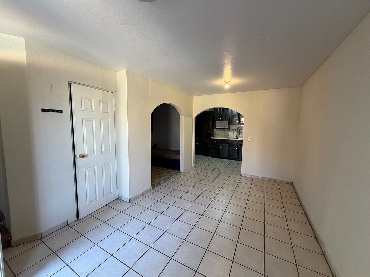 Casa em Colinas del Rey, Tijuana, foto 2 de 15