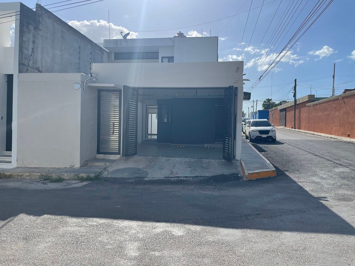 CASA EN RENTA EN CAMPECHE CON ALBERCA IMI 1, foto 1 de 35