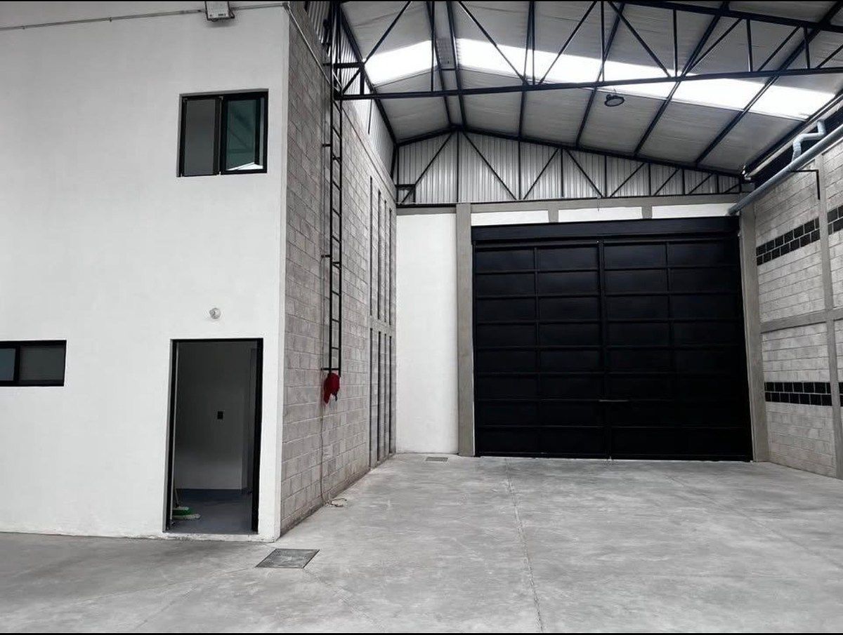 Commercial Storage Unit in Santa Rosa de Jauregui, Querétaro, photo 2 of 6