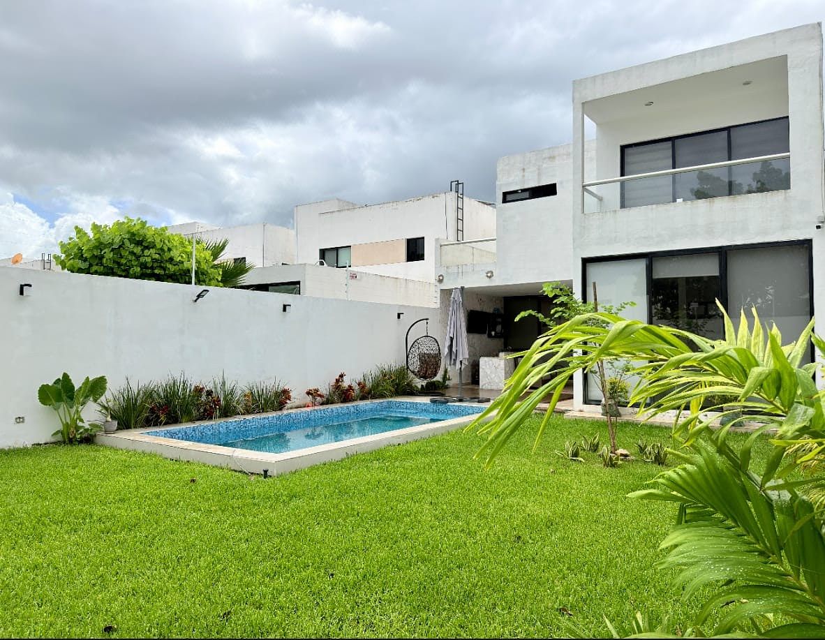 Se Vende Casa en Dzitya, Alberca y Paneles Solares