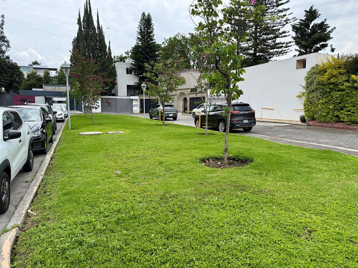 Casa en Condominio  una planta en Ubicación Privilegiada para Actualizar, foto 1 de 20